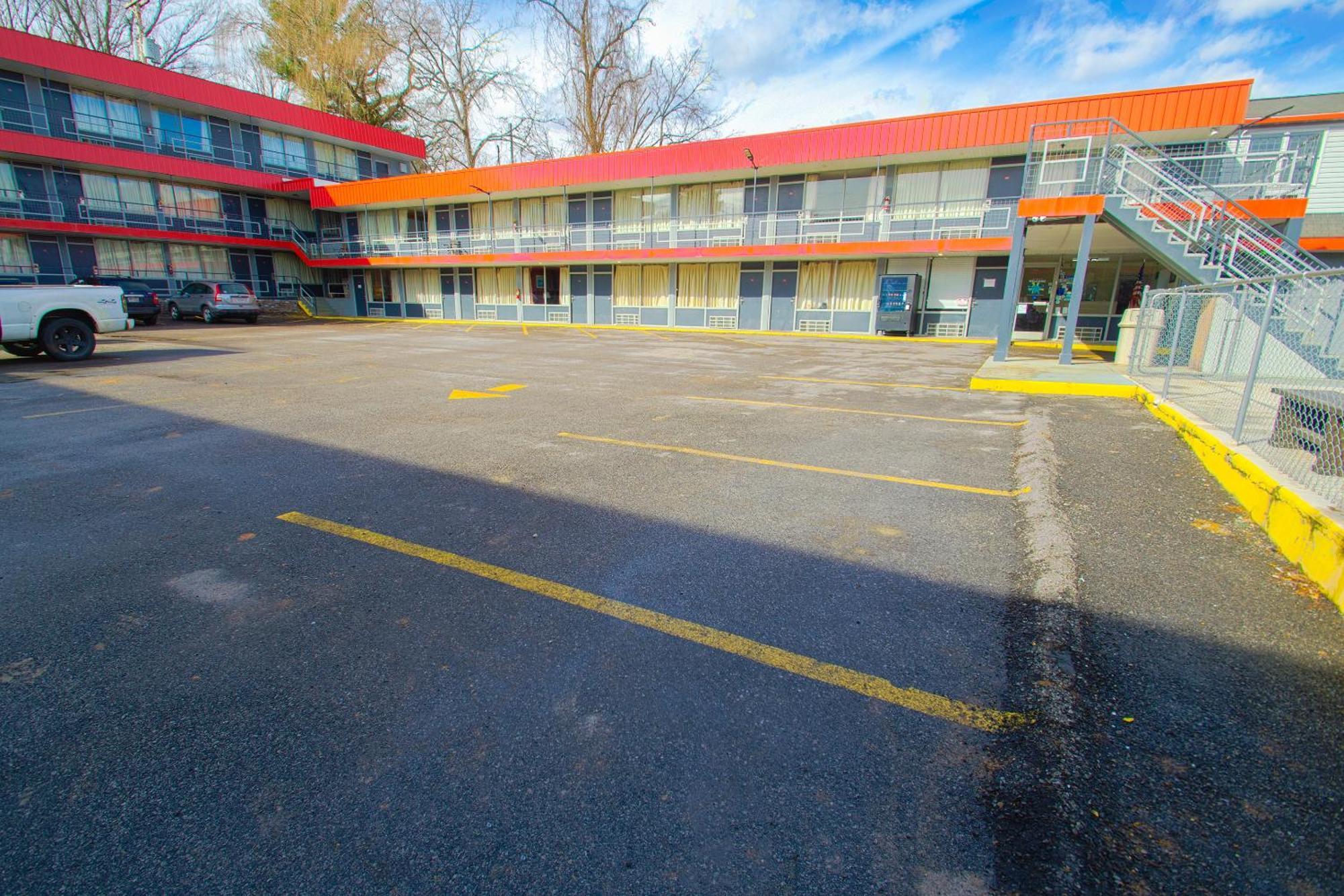 Holiday Lodge Virginia Pearisburg エクステリア 写真